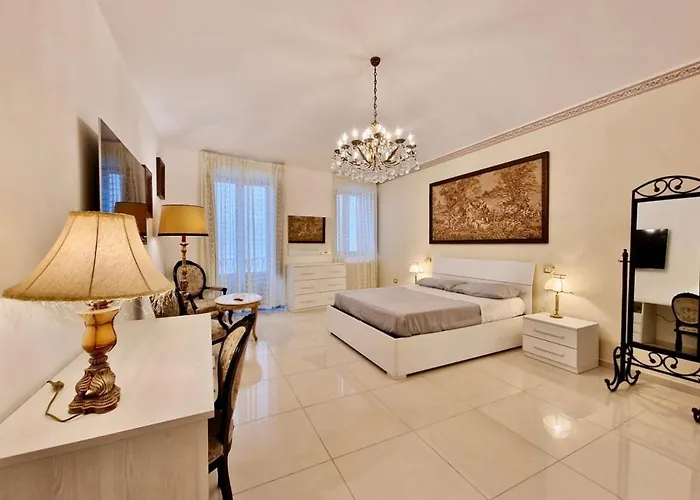 Anime Sante - Piazza Duomo Tatil Evi LʼAquila